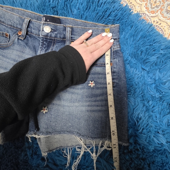 Gap Floral Embroidered Denim Womens Shorts Size 26 - Picture 8 of 9